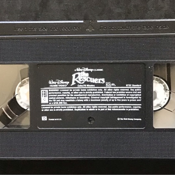 Disney’s The Rescuers VHS - Picture 7 of 7